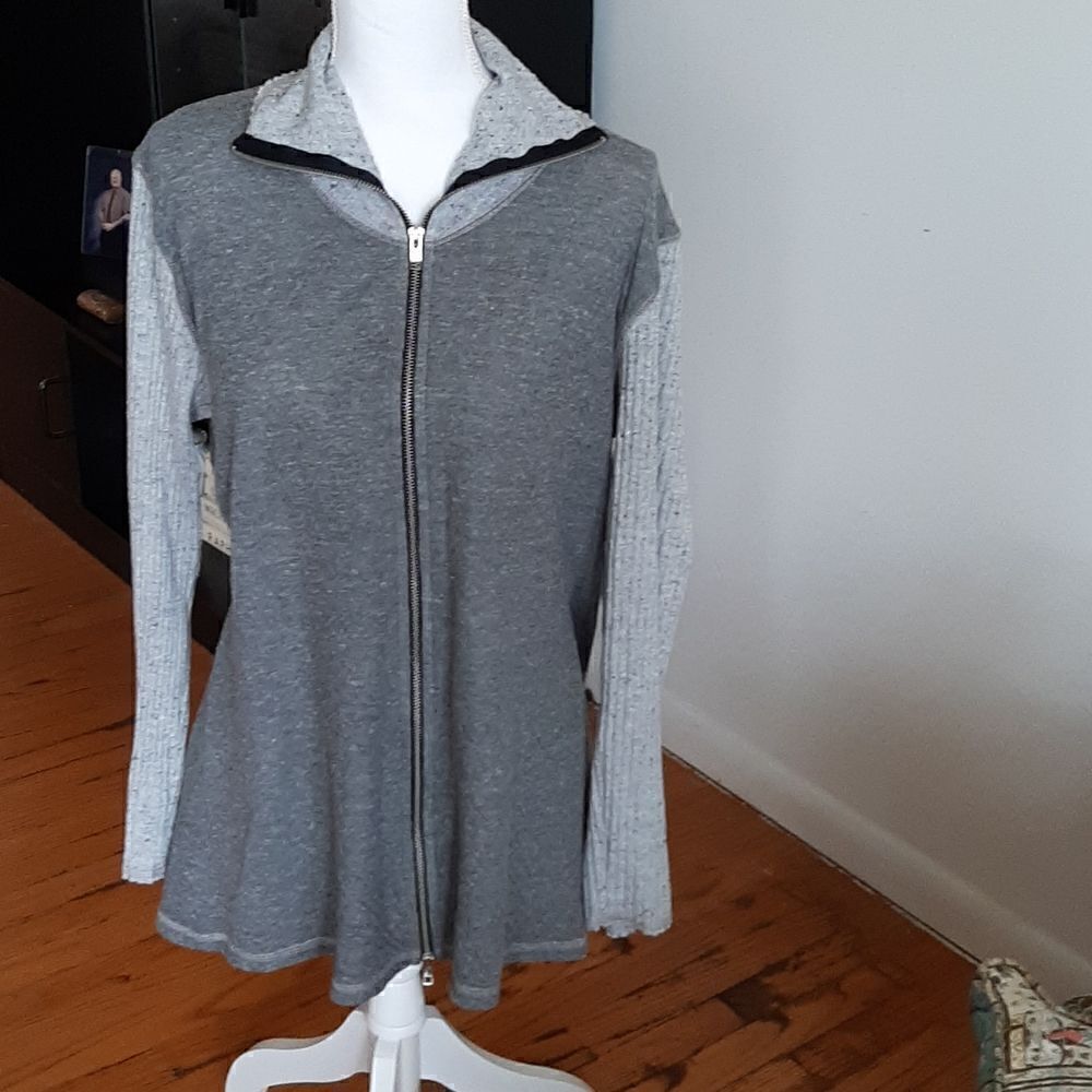 Jude zippered top  